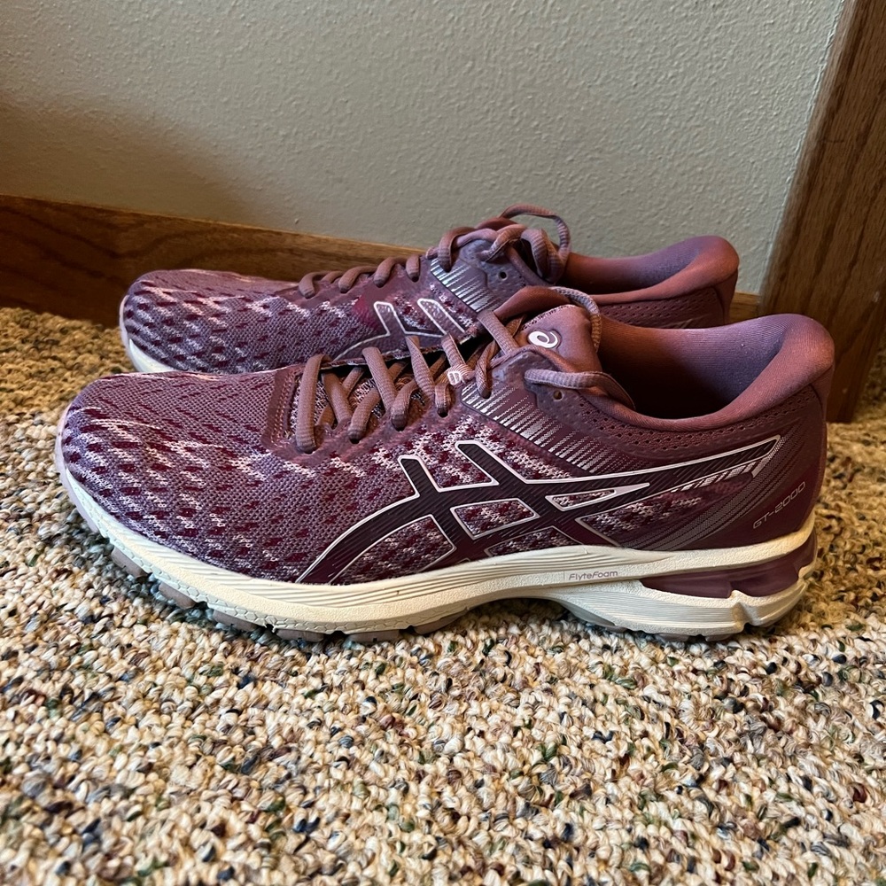 ASICS Running shoes women